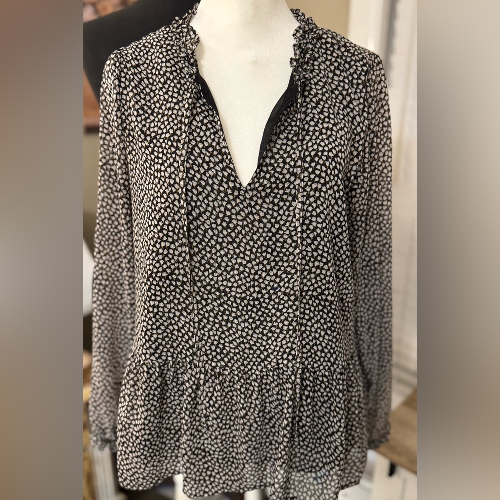 LOFT Black Floral‎ Ruffle V Neck Peplum Blouse Long Sleeve Size Small